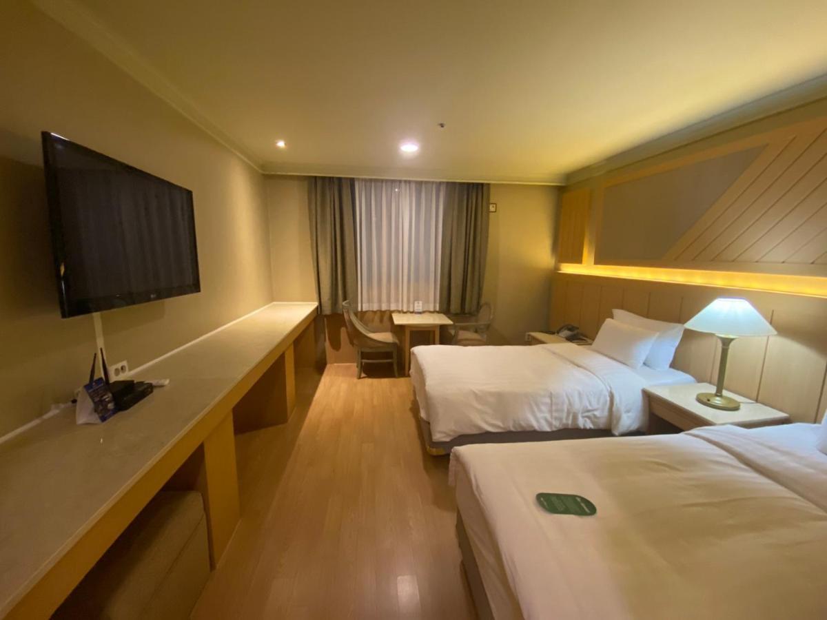 Hotel International Changwon Extérieur photo