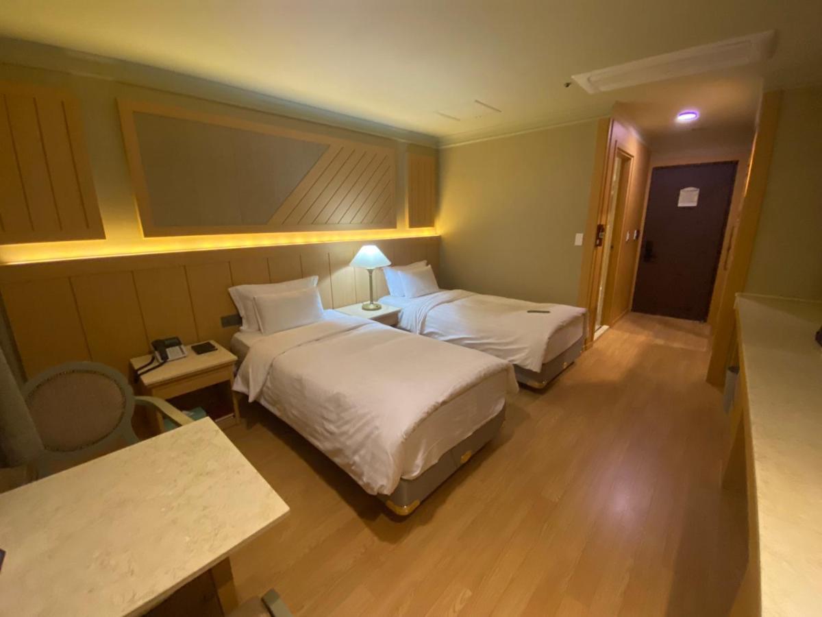 Hotel International Changwon Extérieur photo