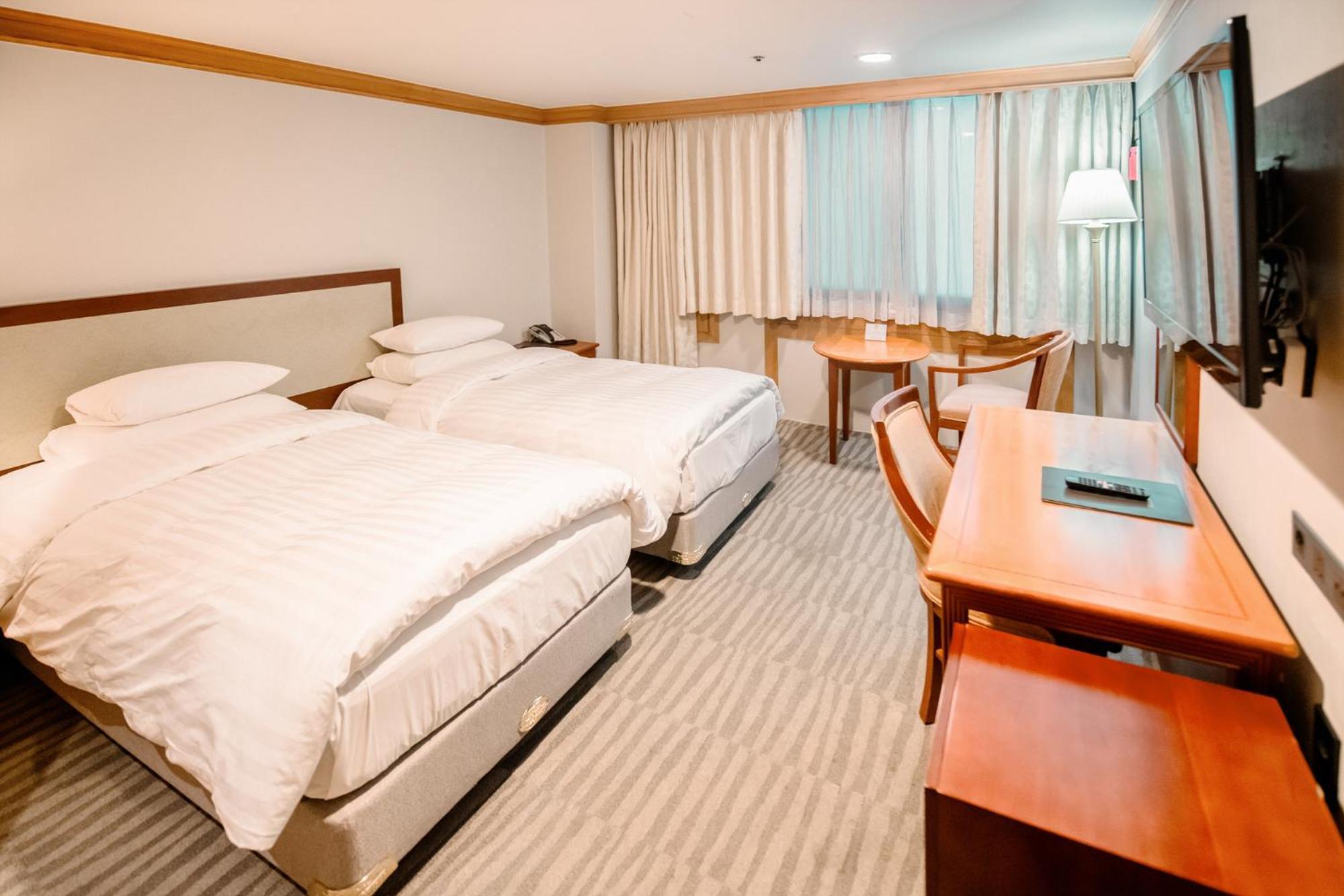 Hotel International Changwon Extérieur photo