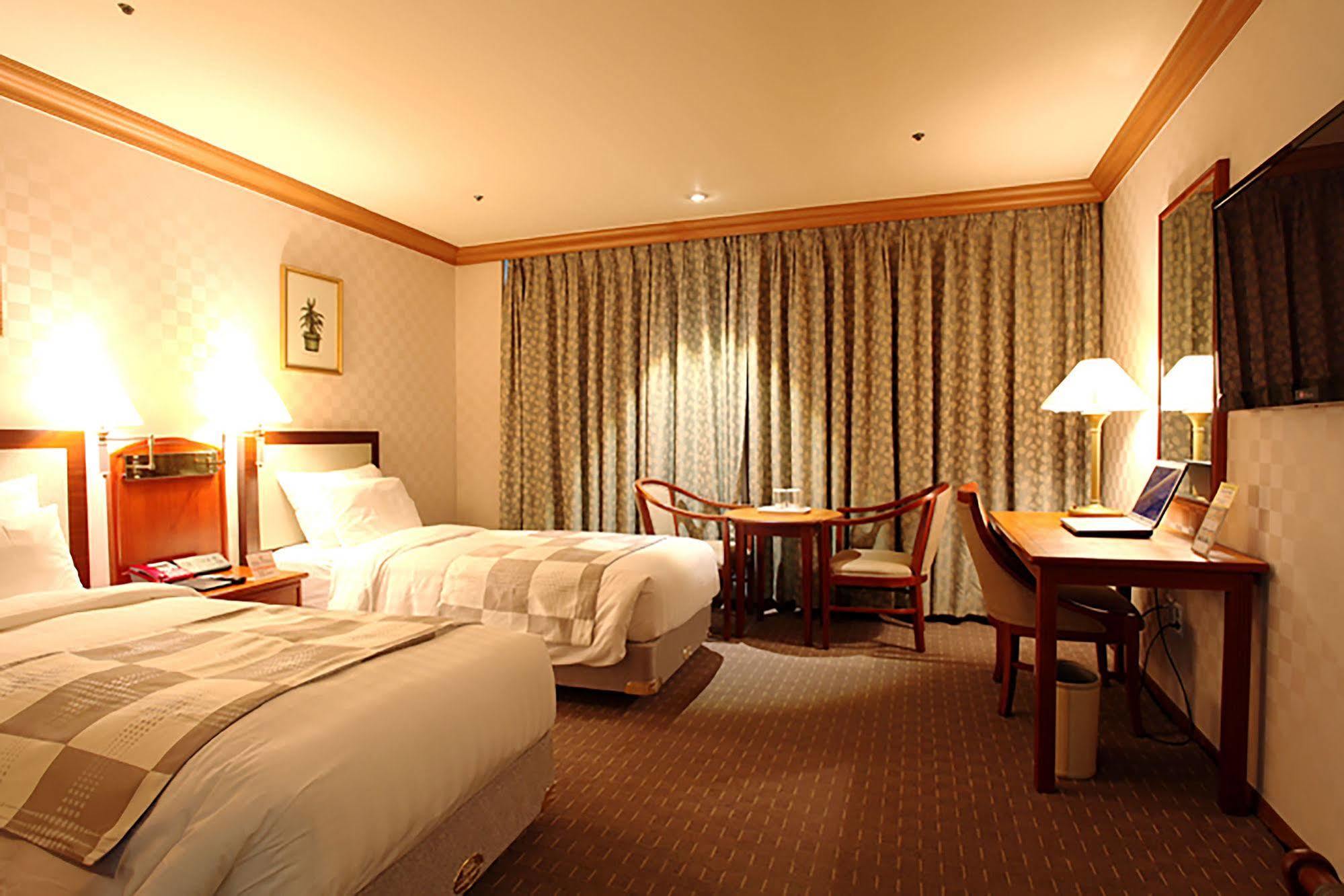 Hotel International Changwon Extérieur photo