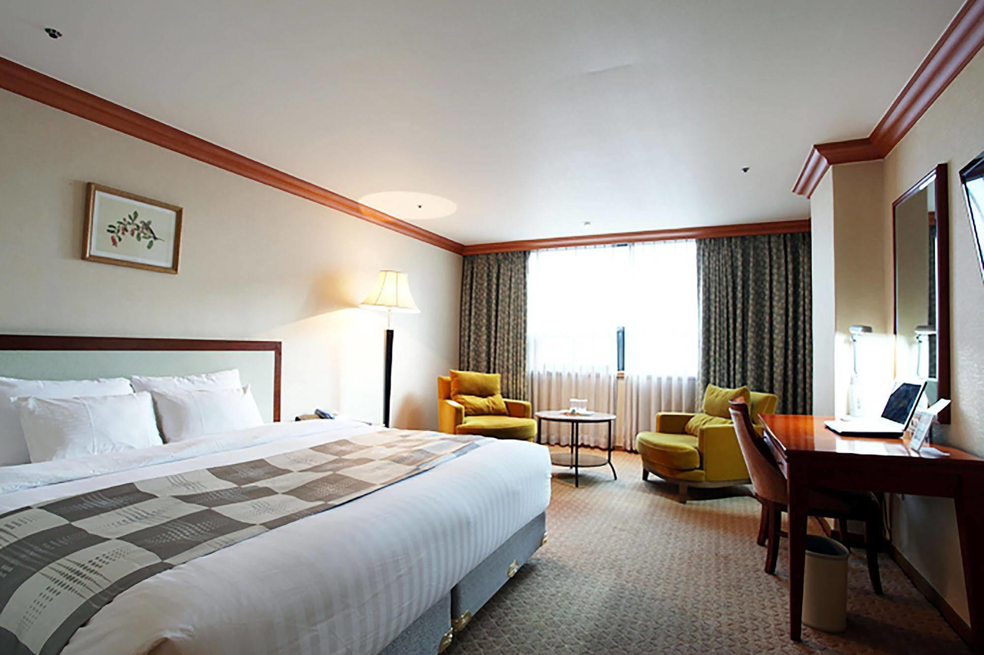 Hotel International Changwon Extérieur photo