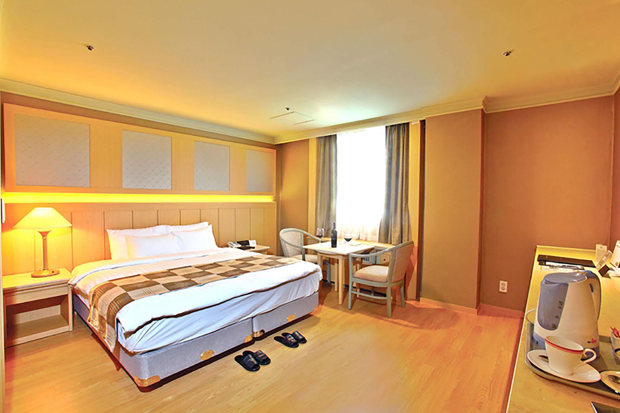 Hotel International Changwon Extérieur photo